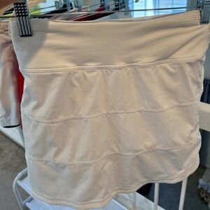 Lululemon - Pace Rival Mid-Rise Skirt - White